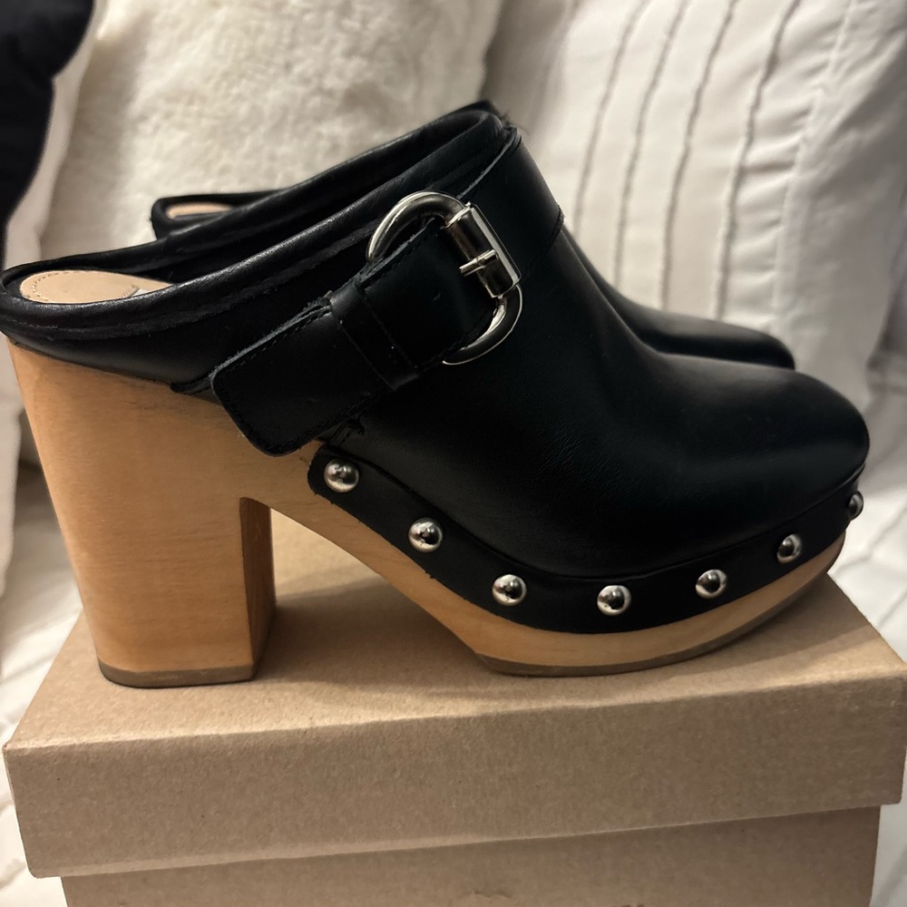 Steve Madden Black GENUINE Leather CLOGS with Wooden Heel-WORN ONCE✨
